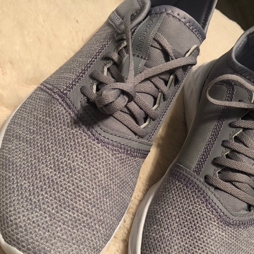 Nwt Reebok astroride edge gray size 8